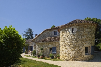 Stone property with 3 ha