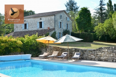 Magnificent restored stone house with guest house, swimming pool and barn