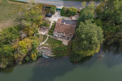 Magnificent property on the banks of the Lot with indoor swimming pool