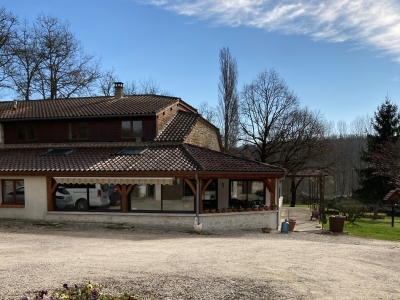 Rural property with 3 houses, workshop in 15 ha of nature